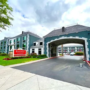 Hotel Ramada By Wyndham Convention Center **