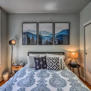 Apartment Belltown Court South